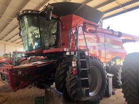 CASE IH 8240 Header(Combine) Harvester/Header - picture1' - Click to enlarge