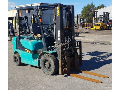 Yale 2500kg LPG Forklift with 4590mm Three Stage Container Mast