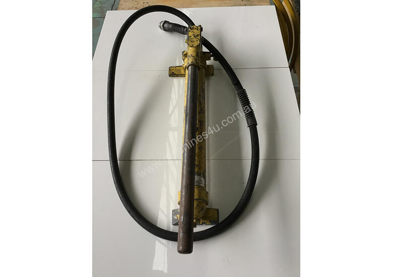 caption Enerpac Hydraulic Steel Porta Power Hand Pump P39 with hose