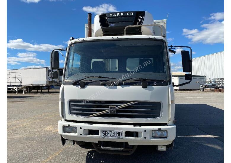 Buy Used 2001 Volvo FL250 Refrigerated Truck in , - Listed on Machines4u