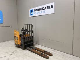 Crown PR4500 Pallet Truck Forklift - picture0' - Click to enlarge