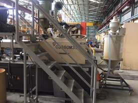  INJECTION MOULDING MACHINE - picture0' - Click to enlarge