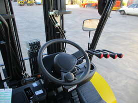 Compact Rough Terrain Forklifts - picture2' - Click to enlarge