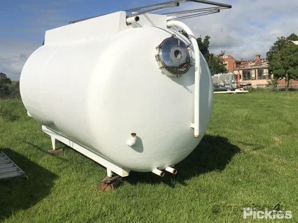 Buy Used 11 500 Litre Vacuum Truck Tank Vacuum Tanker Truck in