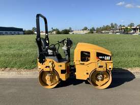 Caterpillar CB2.5 Roller - picture0' - Click to enlarge