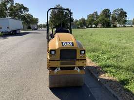 Caterpillar CB2.5 Roller - picture1' - Click to enlarge