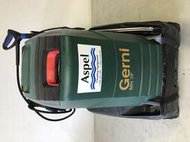 Gerni MH7P hot water pressure cleaner - picture2' - Click to enlarge