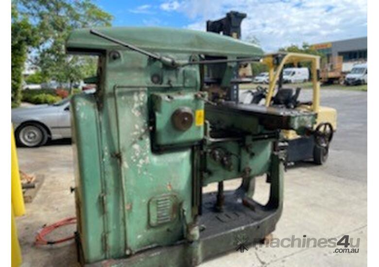 caption Cincinnati No 3 Universal Mill – Precision Milling for Versatile Machining!