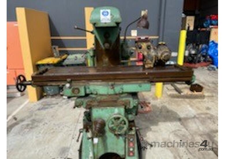 caption Cincinnati No 3 Universal Mill – Precision Milling for Versatile Machining!