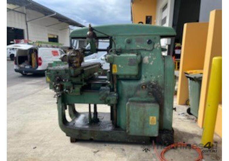 caption Cincinnati No 3 Universal Mill – Precision Milling for Versatile Machining!