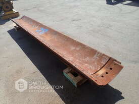 CATERPILLAR 4.3M MOULD BOARD TO SUIT 14M - picture1' - Click to enlarge