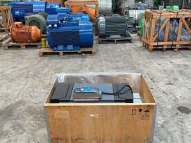 450 KW 820 Amp Variable Speed Drive New Unused VACON Power Module Type PM082050NONDG  - picture1' - Click to enlarge