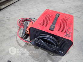 PROJECTOR WORKSHOP 2100 BATTERY CHARGER & JUMP STARTER - picture1' - Click to enlarge