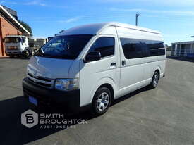 2012 TOYOTA COMMUTER KDH223R 12 SEATER BUS - picture0' - Click to enlarge