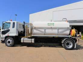 2010 MITSUBISHI FUSO FIGHTER FM67 - Water Cart - picture0' - Click to enlarge