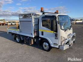 2013 Isuzu NLS 200 Short - picture0' - Click to enlarge