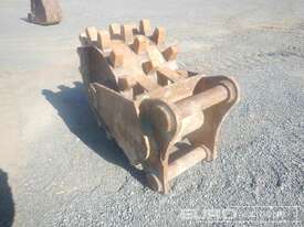 Compactor Wheel to suit Excavator, Centers 580mm, Ears 420mm, Pins 115mm - picture1' - Click to enlarge