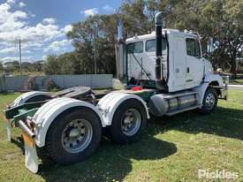 1994 Freightliner FL112 - picture2' - Click to enlarge