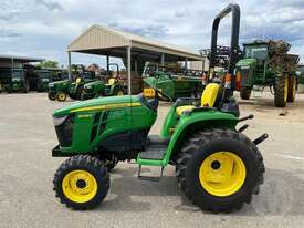 John Deere 3038E - picture2' - Click to enlarge