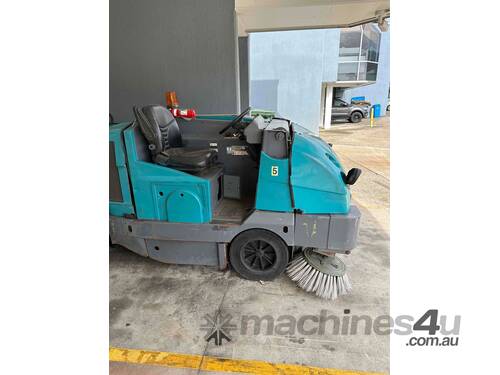 B&G SUPPLIES - TENNANT - S30 Sweeper