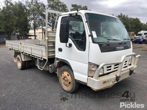 2007 Isuzu NPR 200