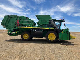 John Deere CP690 Cotton Picker/Stripper Harvester/Header - picture0' - Click to enlarge