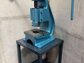 AP Lever model 7N Fly Press, 8ton. - picture0' - Click to enlarge