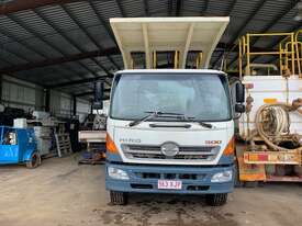 2010 HINO FM500 Tandem Water Truck  - picture0' - Click to enlarge