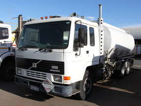 1993 VOLVO FL10 TANK TRUCK - picture1' - Click to enlarge