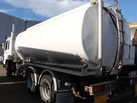 1993 VOLVO FL10 TANK TRUCK - picture2' - Click to enlarge