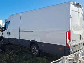 Iveco Daily Freight Carrier - picture1' - Click to enlarge