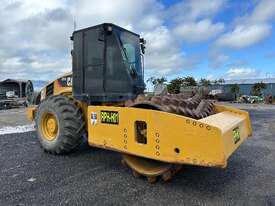 2009 CAT CP76 VIBRATORY PADFOOT ROLLER - picture0' - Click to enlarge