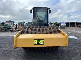 2009 CAT CP76 VIBRATORY PADFOOT ROLLER - picture0' - Click to enlarge