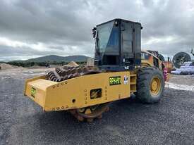 2009 CAT CP76 VIBRATORY PADFOOT ROLLER - picture1' - Click to enlarge