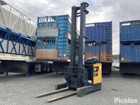 2015 Caterpillar Electric Reach Forklift - picture1' - Click to enlarge