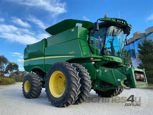 John Deere S670