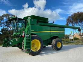 John Deere S670 - picture2' - Click to enlarge