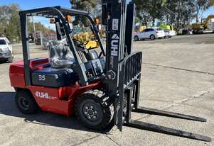 Clearance Sales,UHI E35D 3.5T Lithium Forklift While Stock Lasts