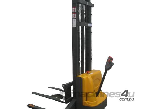 FORKLIFT RENTAL (AL-CDD-A1535) - Hire