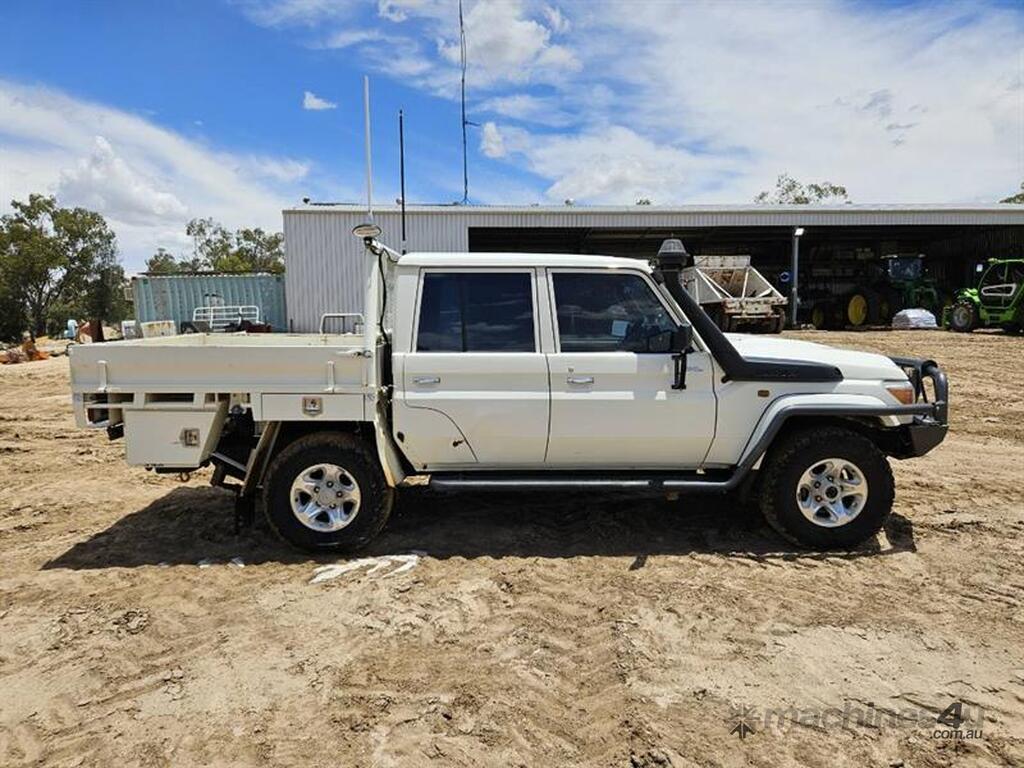 Buy Used 2018 Toyota 2018 Toyota Landcruiser GXL SUV in , - Listed on ...