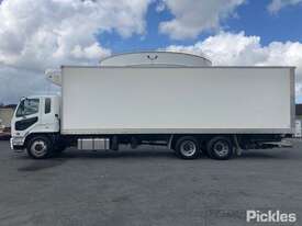 2015 Mitsubishi FN600 Refrigerated Pantech - picture2' - Click to enlarge