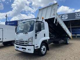 2013 Isuzu FSR850 Long Premium White Tipper 7.8l 4x2 - picture2' - Click to enlarge