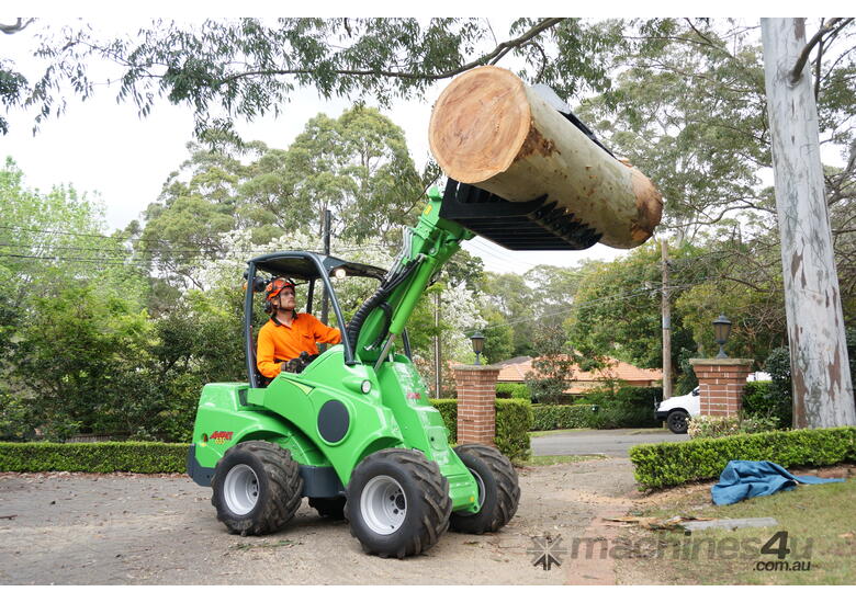 Avant 635 ArborPro Articulated Mini Loader Trailer Package