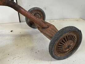 VINTAGE 3 WHEEL TRIKE - picture1' - Click to enlarge