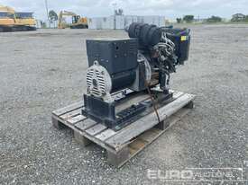 Engine & Sincro FB4-48/100 Alternator - picture0' - Click to enlarge