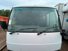 2005 Mitsubishi Rosa Bus - picture0' - Click to enlarge