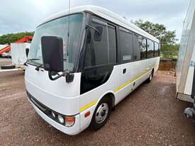 2005 Mitsubishi Rosa Bus - picture2' - Click to enlarge