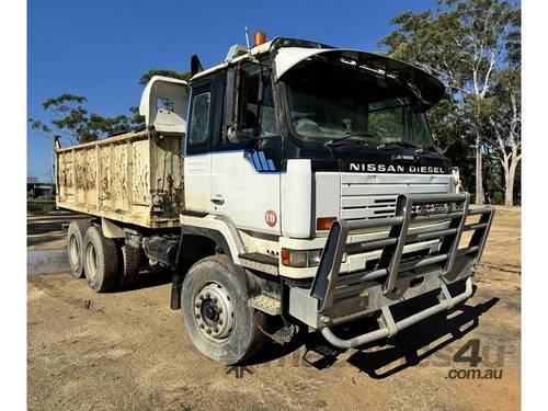 1989 NISSAN CW4 TIPPER TRUCK