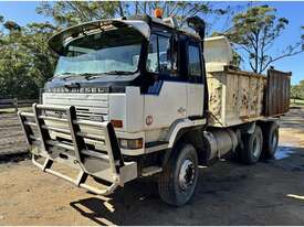 1989 NISSAN CW4 TIPPER TRUCK - picture1' - Click to enlarge