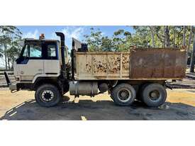 1989 NISSAN CW4 TIPPER TRUCK - picture2' - Click to enlarge